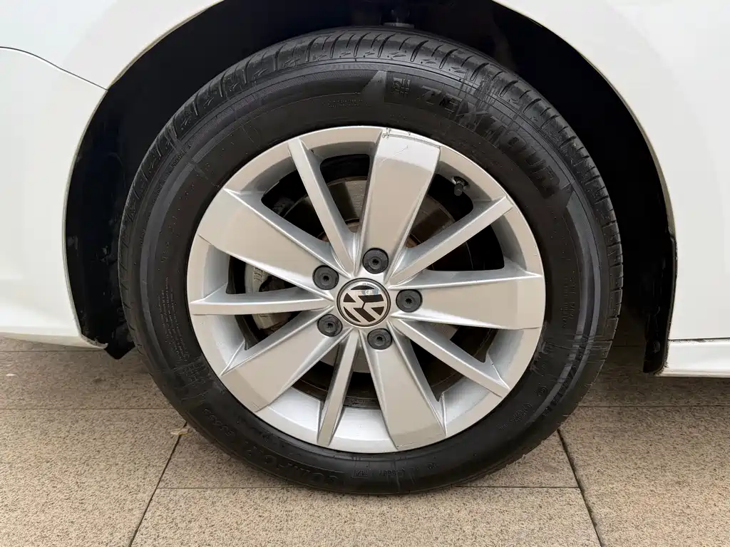 Volkswagen Volkswagen Sagitar 2018 1.6L Automatic Fashion Edition 2019 - thumbnail 13