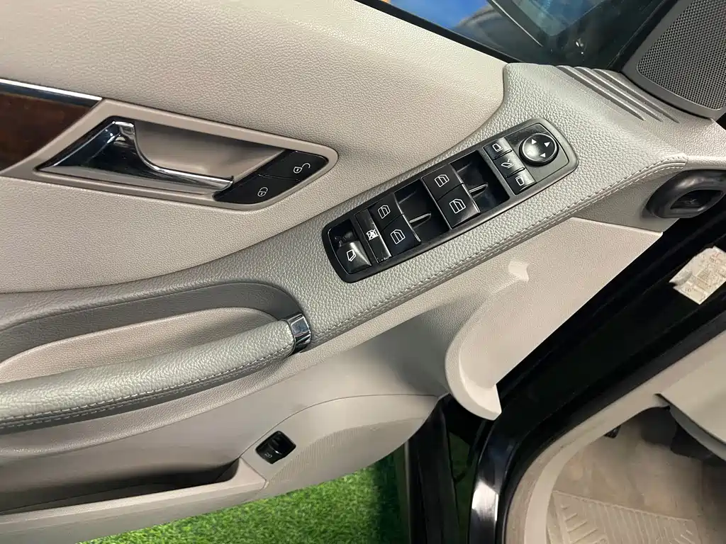 Mercedes-Benz Mercedes-Benz R-Class 2010 R 350 L 4MATIC Grand Edition 2010 - thumbnail 10