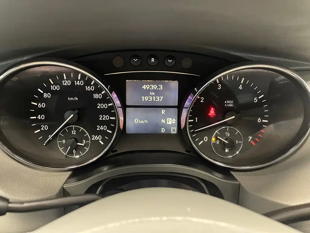 Mercedes-Benz Mercedes-Benz R-Class 2010 R 350 L 4MATIC Grand Edition 2010 - thumbnail 25