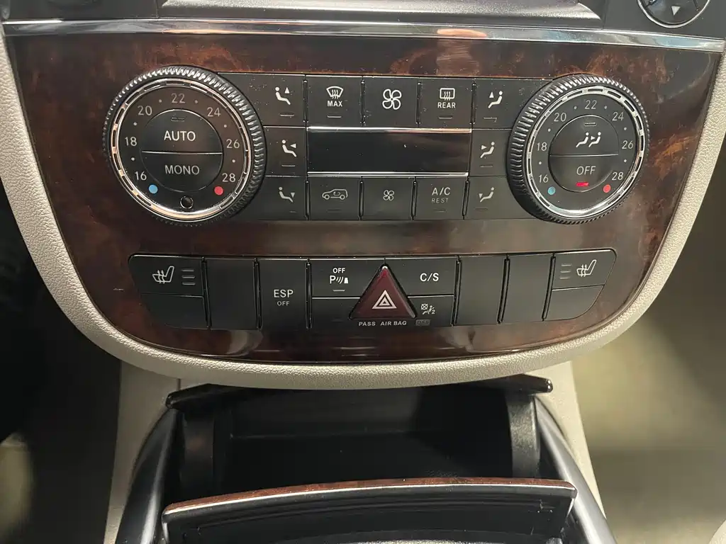 Mercedes-Benz Mercedes-Benz R-Class 2010 R 350 L 4MATIC Grand Edition 2010 - thumbnail 30