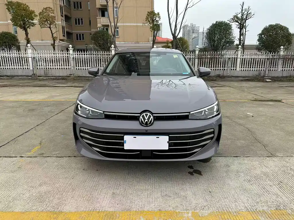 Volkswagen Passat 2025 Model Distinguished 380TSI Dragon Edition 2024 - thumbnail 2