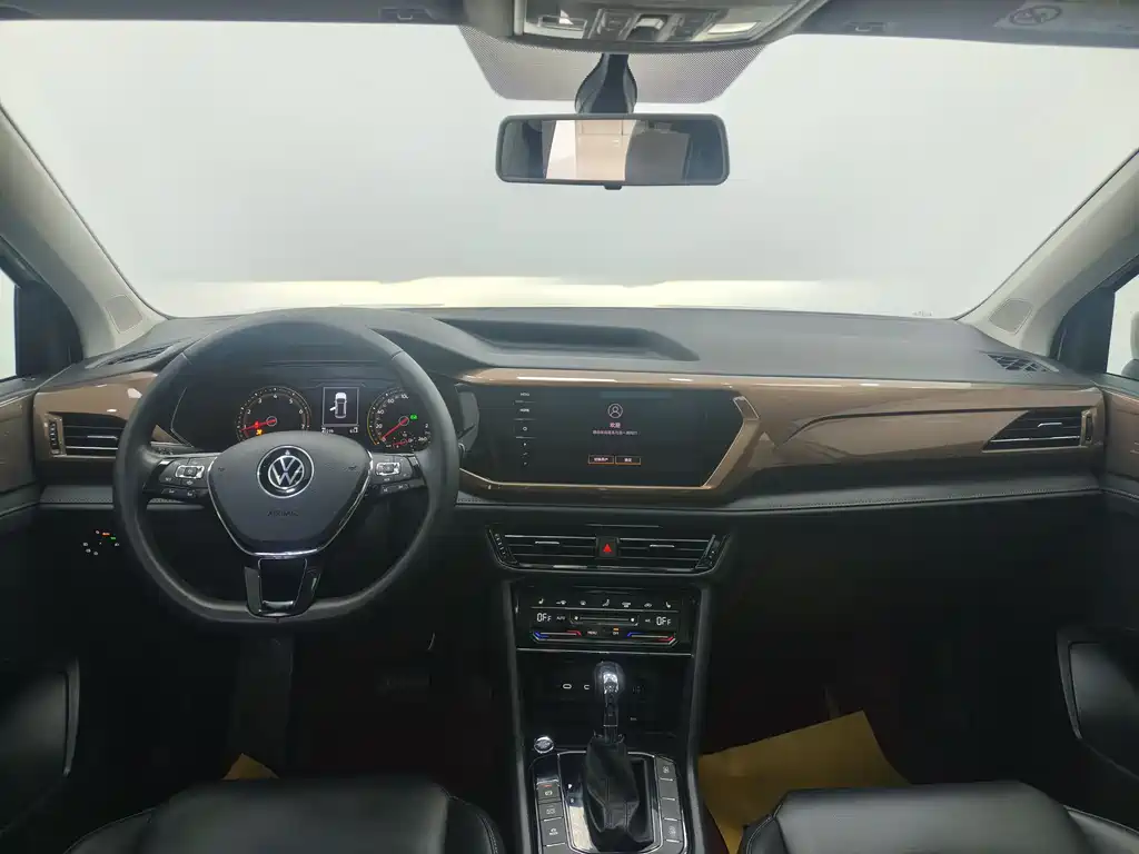 Volkswagen Tharu 2021 330TSI AWD Luxury Plus 2021 - thumbnail 9
