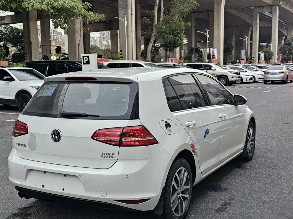 Volkswagen Volkswagen Golf 2016 230TSI Automatic Luxury Edition 2016 - thumbnail 8