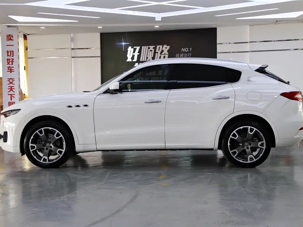 Maserati Maserati Levante 2018 3.0T Standard Edition 2018 - thumbnail 3