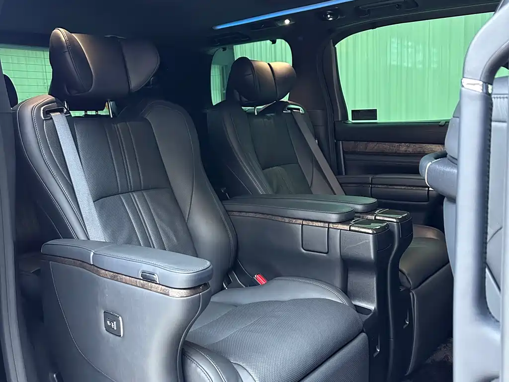 Toyota Alphard 2021 Model Hybrid 2.5L Executive Version 2021 - thumbnail 8