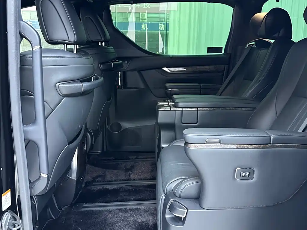 Toyota Alphard 2021 Model Hybrid 2.5L Executive Version 2021 - thumbnail 10