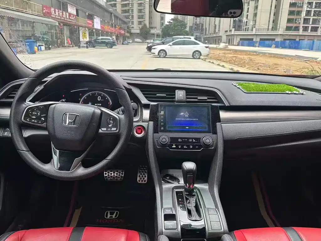 Honda Honda Civic 2021 Hatchback 220TURBO CVT 2022 - thumbnail 6