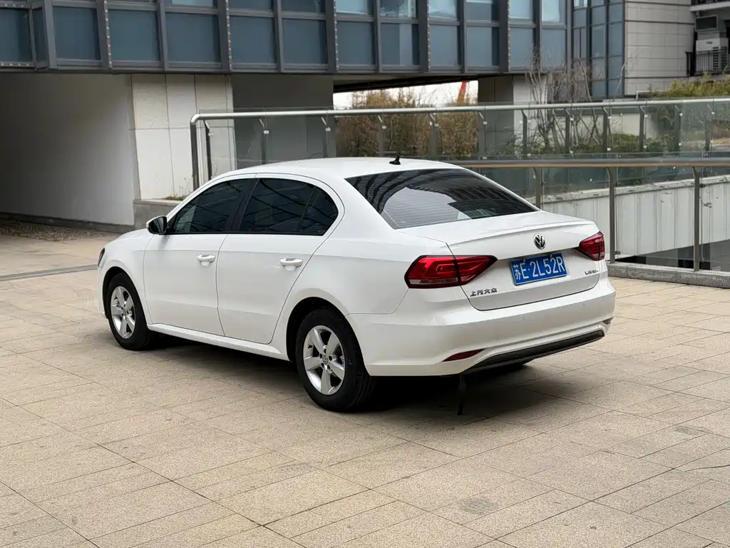 Volkswagen Volkswagen Lavida 2021 1.5L Automatic Fashion Edition 2021 - thumbnail 4