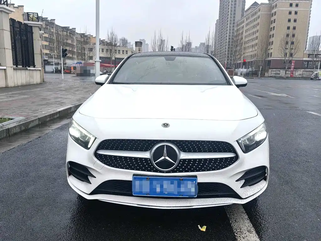 Mercedes-Benz Mercedes-Benz A-Class 2022 A 200 L Sport Sedan Fashion Edition 2022 - thumbnail 2