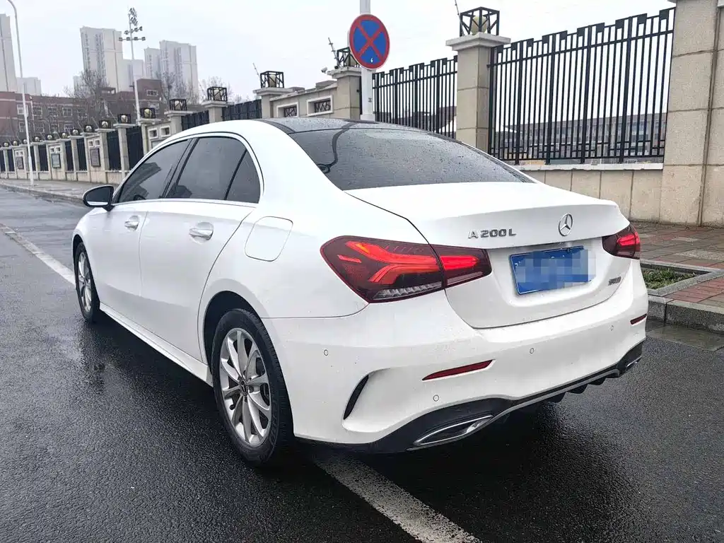Mercedes-Benz Mercedes-Benz A-Class 2022 A 200 L Sport Sedan Fashion Edition 2022 - thumbnail 3