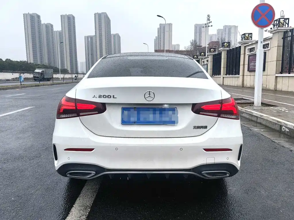 Mercedes-Benz Mercedes-Benz A-Class 2022 A 200 L Sport Sedan Fashion Edition 2022 - thumbnail 4