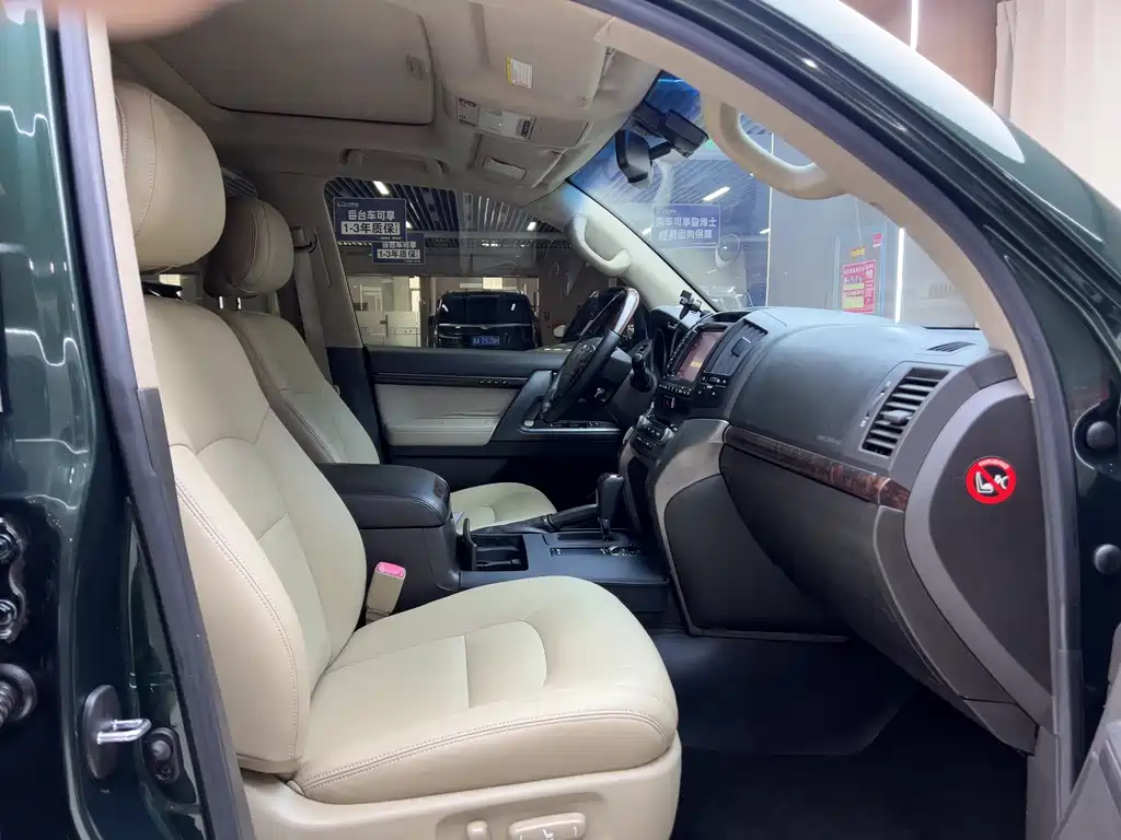 Toyota Land Cruiser 2010 4.7L Automatic VX 2011 - thumbnail 7