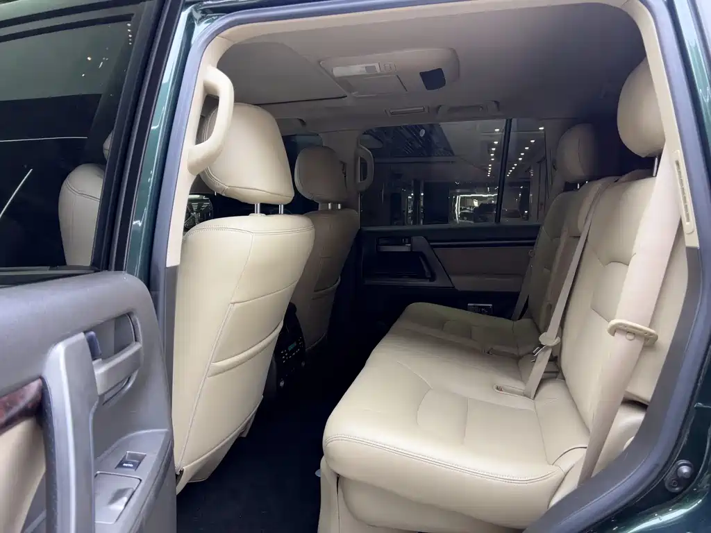 Toyota Land Cruiser 2010 4.7L Automatic VX 2011 - thumbnail 9