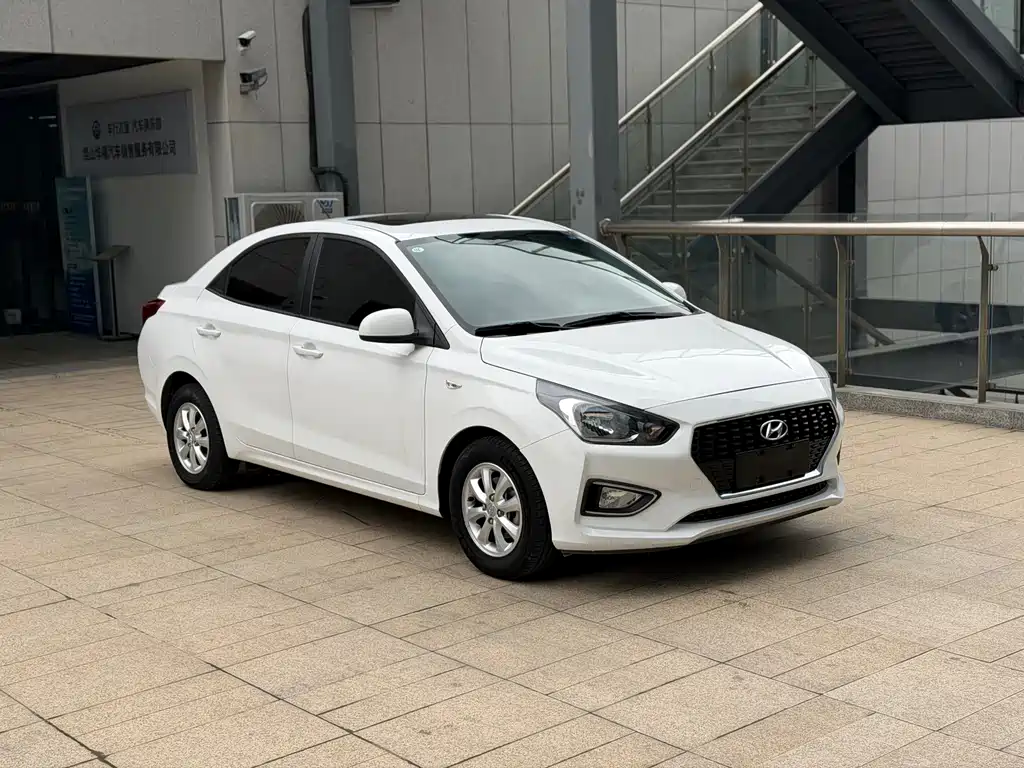 Hyundai Hyundai瑞纳 2017 1.4L Manual Sunroof Edition国V Note: The internationally accepted model name for "瑞纳" is "Hyundai瑞纳", which is the official English name used by Hyundai for this model in international markets. However, it's worth noting that in some international markets, this model might be known as the Hyundai Accent or Hyundai Verna depending on the region. For the most internationally recognized name, it would be: Hyundai Accent 2017 1.4L Manual Sunroof Edition国V 2018 - thumbnail 3