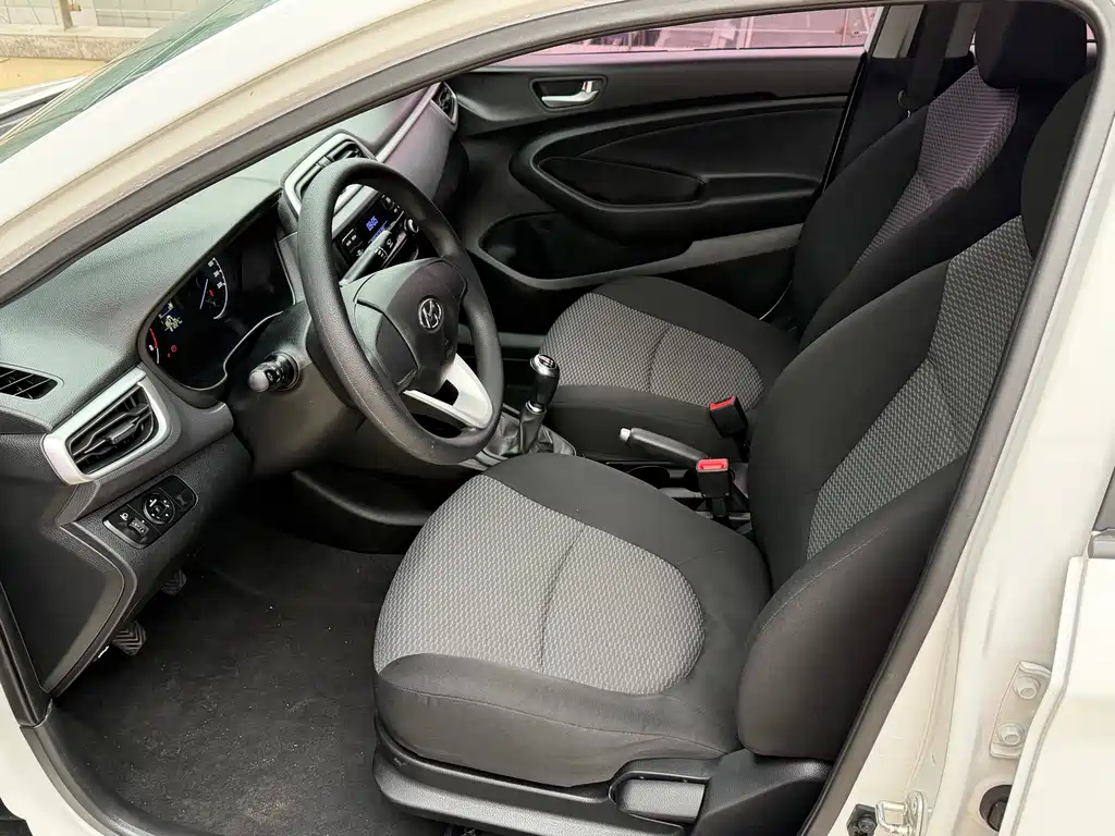 Hyundai Hyundai瑞纳 2017 1.4L Manual Sunroof Edition国V Note: The internationally accepted model name for "瑞纳" is "Hyundai瑞纳", which is the official English name used by Hyundai for this model in international markets. However, it's worth noting that in some international markets, this model might be known as the Hyundai Accent or Hyundai Verna depending on the region. For the most internationally recognized name, it would be: Hyundai Accent 2017 1.4L Manual Sunroof Edition国V 2018 - thumbnail 7