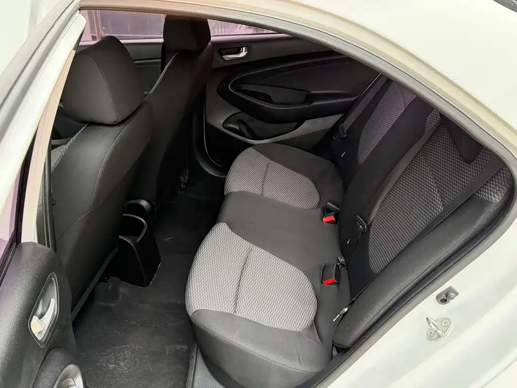 Hyundai Hyundai瑞纳 2017 1.4L Manual Sunroof Edition国V Note: The internationally accepted model name for "瑞纳" is "Hyundai瑞纳", which is the official English name used by Hyundai for this model in international markets. However, it's worth noting that in some international markets, this model might be known as the Hyundai Accent or Hyundai Verna depending on the region. For the most internationally recognized name, it would be: Hyundai Accent 2017 1.4L Manual Sunroof Edition国V 2018 - thumbnail 8