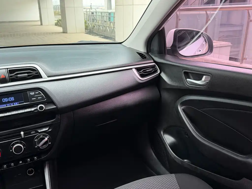 Hyundai Hyundai瑞纳 2017 1.4L Manual Sunroof Edition国V Note: The internationally accepted model name for "瑞纳" is "Hyundai瑞纳", which is the official English name used by Hyundai for this model in international markets. However, it's worth noting that in some international markets, this model might be known as the Hyundai Accent or Hyundai Verna depending on the region. For the most internationally recognized name, it would be: Hyundai Accent 2017 1.4L Manual Sunroof Edition国V 2018 - thumbnail 13