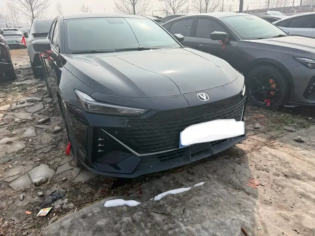 Changan Changan UNI-V 2022 1.5T Premium Edition 2022 - thumbnail 3