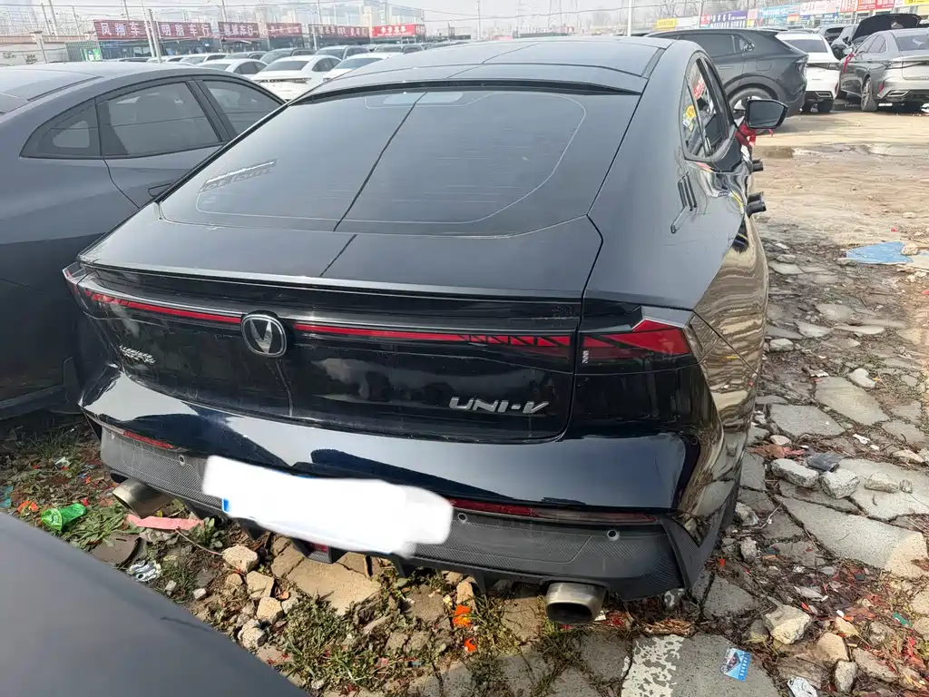 Changan Changan UNI-V 2022 1.5T Premium Edition 2022 - thumbnail 8