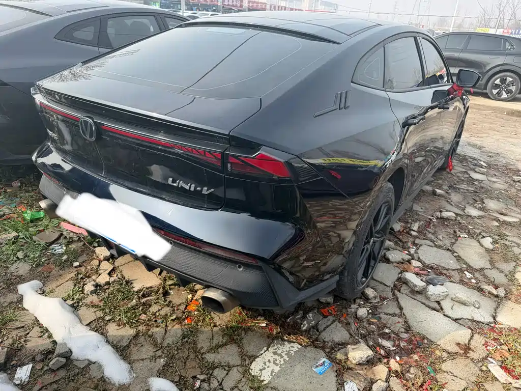 Changan Changan UNI-V 2022 1.5T Premium Edition 2022 - thumbnail 9