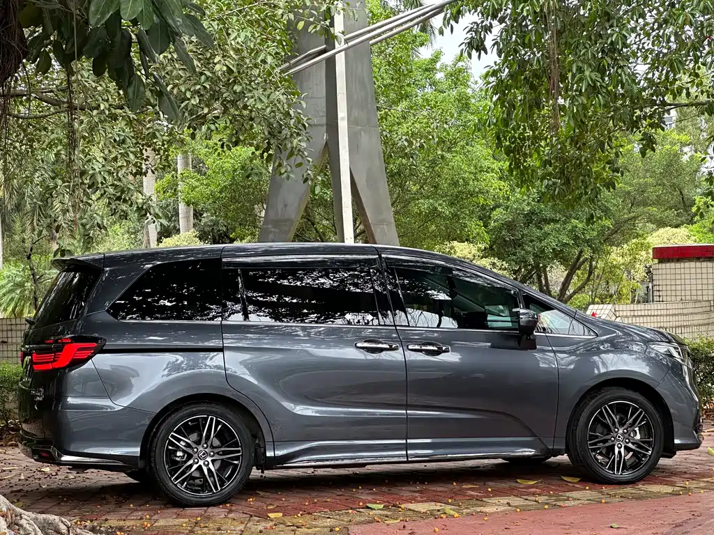 Honda Honda Odyssey 2022 2.0L e:HEV Sharp & Enjoy Edition 2023 - thumbnail 5