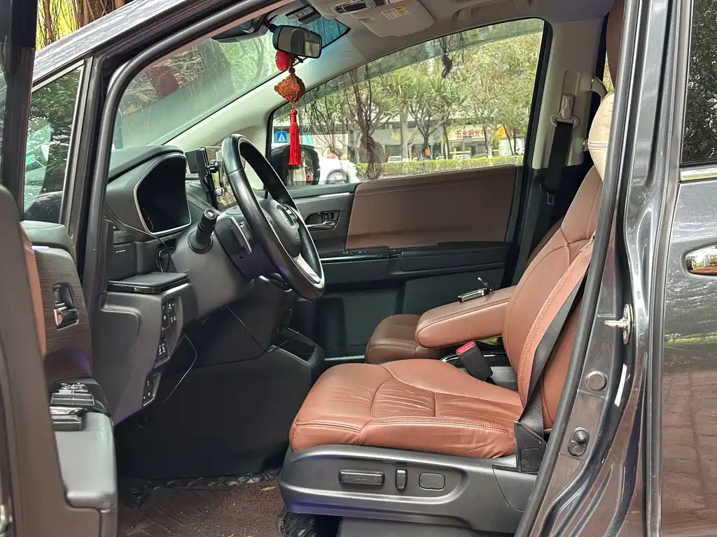 Honda Honda Odyssey 2022 2.0L e:HEV Sharp & Enjoy Edition 2023 - thumbnail 8