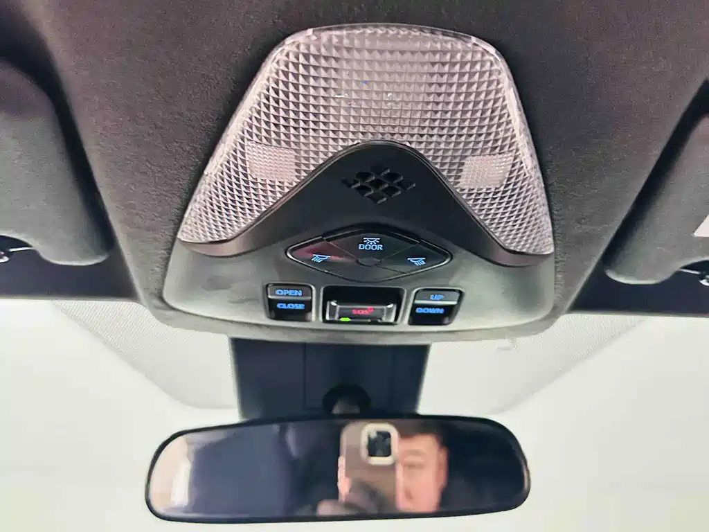 Toyota Toyota C-HR EV 2020 Luxury Sunroof Edition 2021 - thumbnail 18