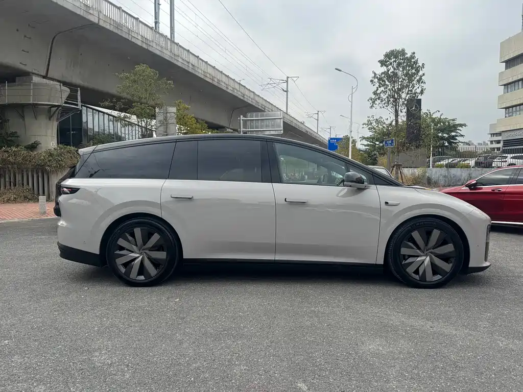 Li Auto Li Auto i8 2025 Standard Edition 2025 - thumbnail 10