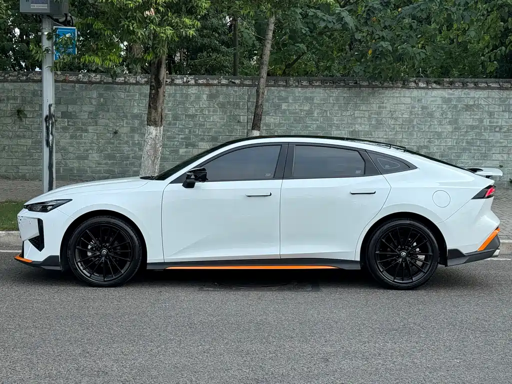 Changan Changan UNI-V 2024 1.5T Premium Sport Edition 2024 - thumbnail 2