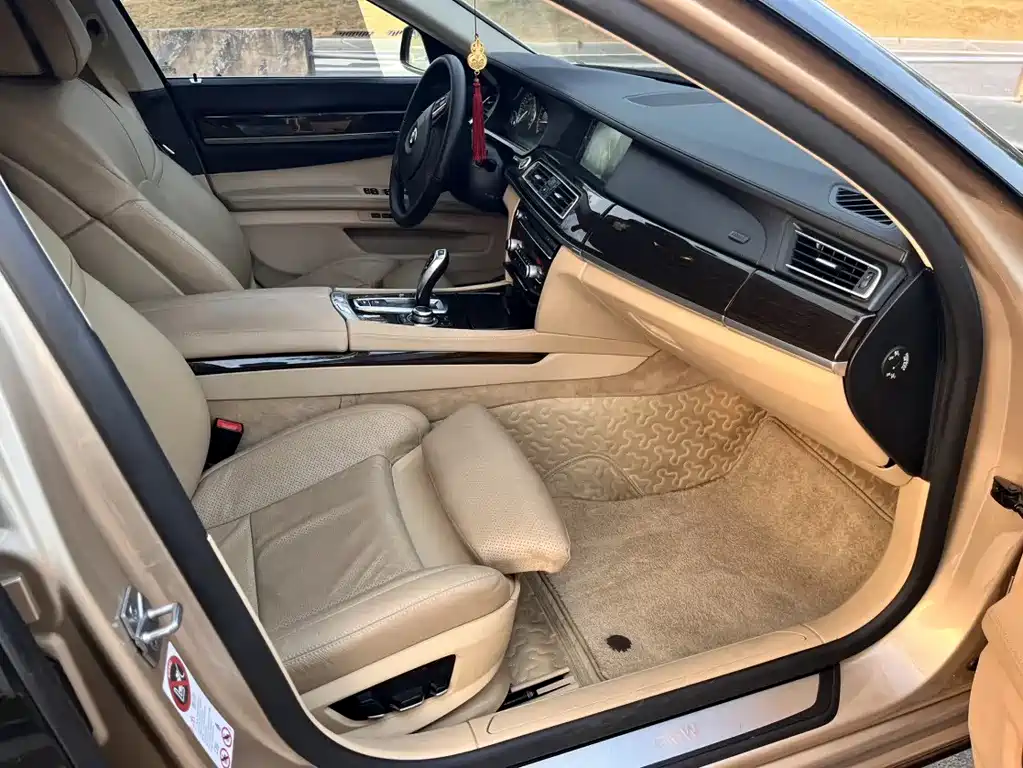 BMW BMW 7 Series 2011 740Li Steinway & Sons Limited Edition 2011 - thumbnail 13