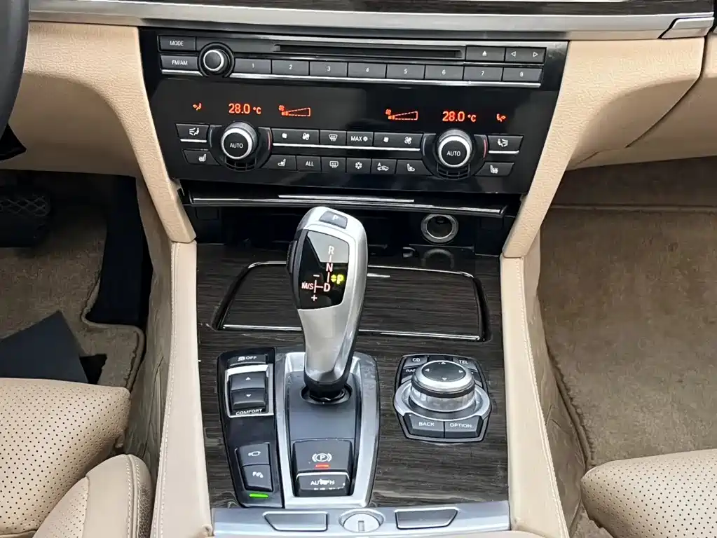 BMW BMW 7 Series 2011 740Li Steinway & Sons Limited Edition 2011 - thumbnail 18