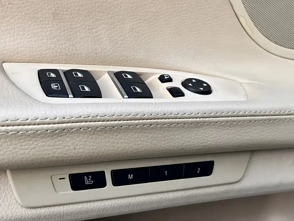 BMW BMW 7 Series 2011 740Li Steinway & Sons Limited Edition 2011 - thumbnail 21