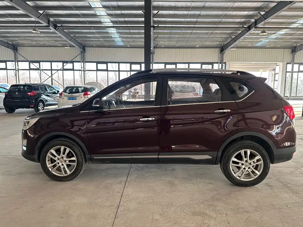 Baojun Baojun 560 2017 1.8L iAMT Comfort Edition 2017 - thumbnail 8