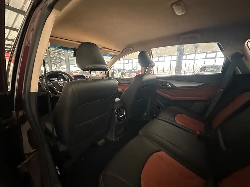 Baojun Baojun 560 2017 1.8L iAMT Comfort Edition 2017 - thumbnail 9