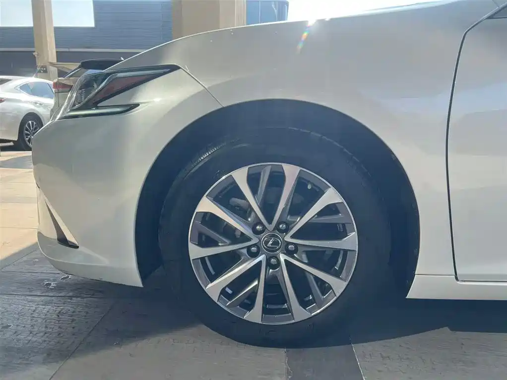 Lexus Lexus ES 2022 200 Excellent Edition 2022 - thumbnail 3