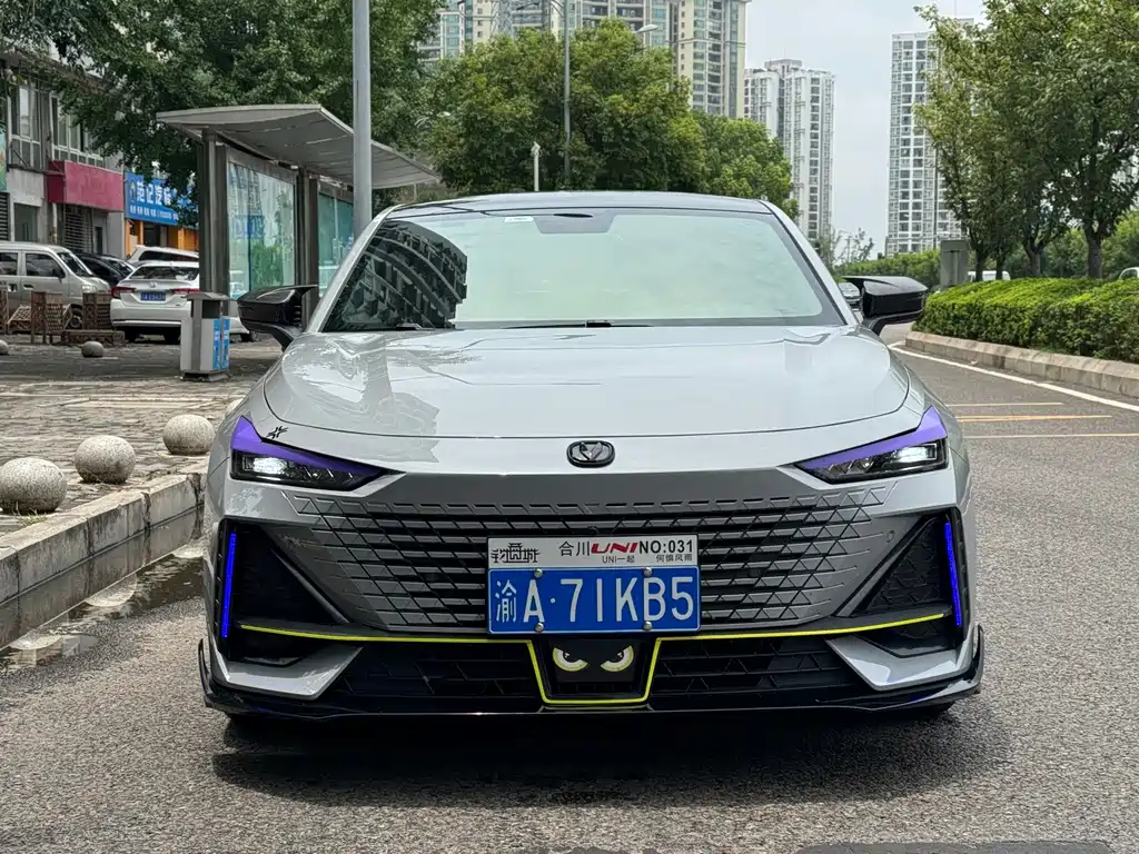 Changan Changan UNI-V 2023 1.5T Sport Edition 2023 - thumbnail 6