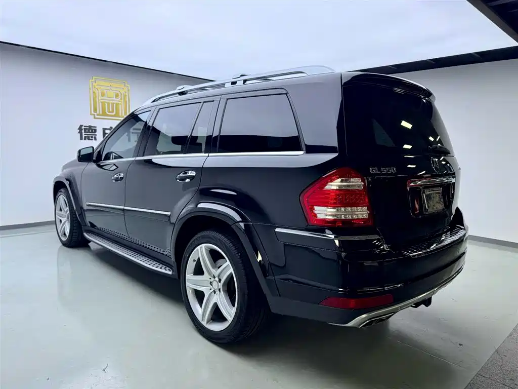 Mercedes-Benz Mercedes-Benz GL-Class 2010 GL 550 4MATIC 2011 - thumbnail 4