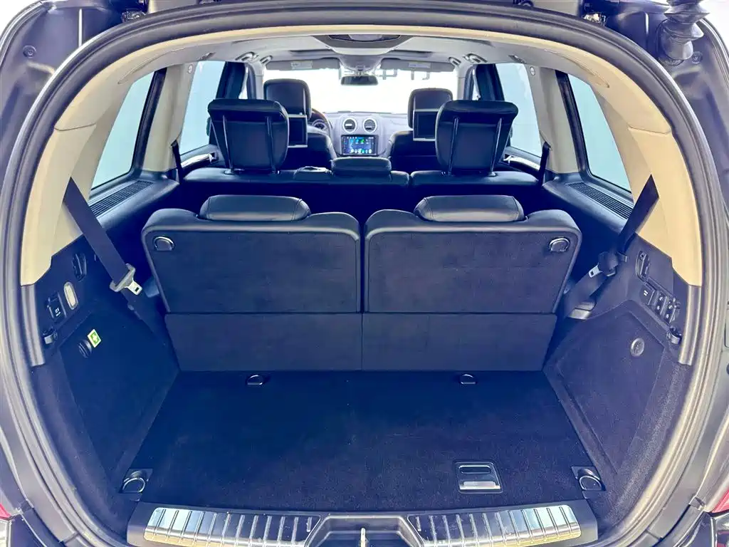 Mercedes-Benz Mercedes-Benz GL-Class 2010 GL 550 4MATIC 2011 - thumbnail 9