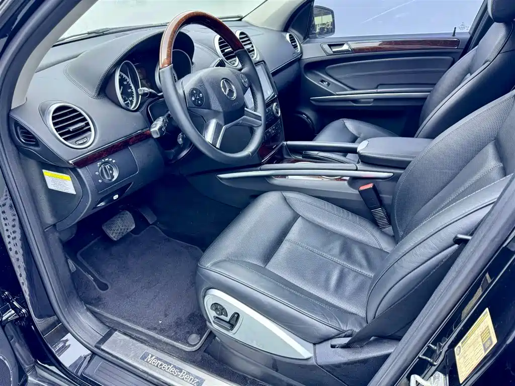 Mercedes-Benz Mercedes-Benz GL-Class 2010 GL 550 4MATIC 2011 - thumbnail 17