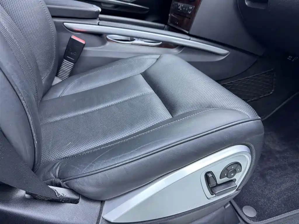 Mercedes-Benz Mercedes-Benz GL-Class 2010 GL 550 4MATIC 2011 - thumbnail 20