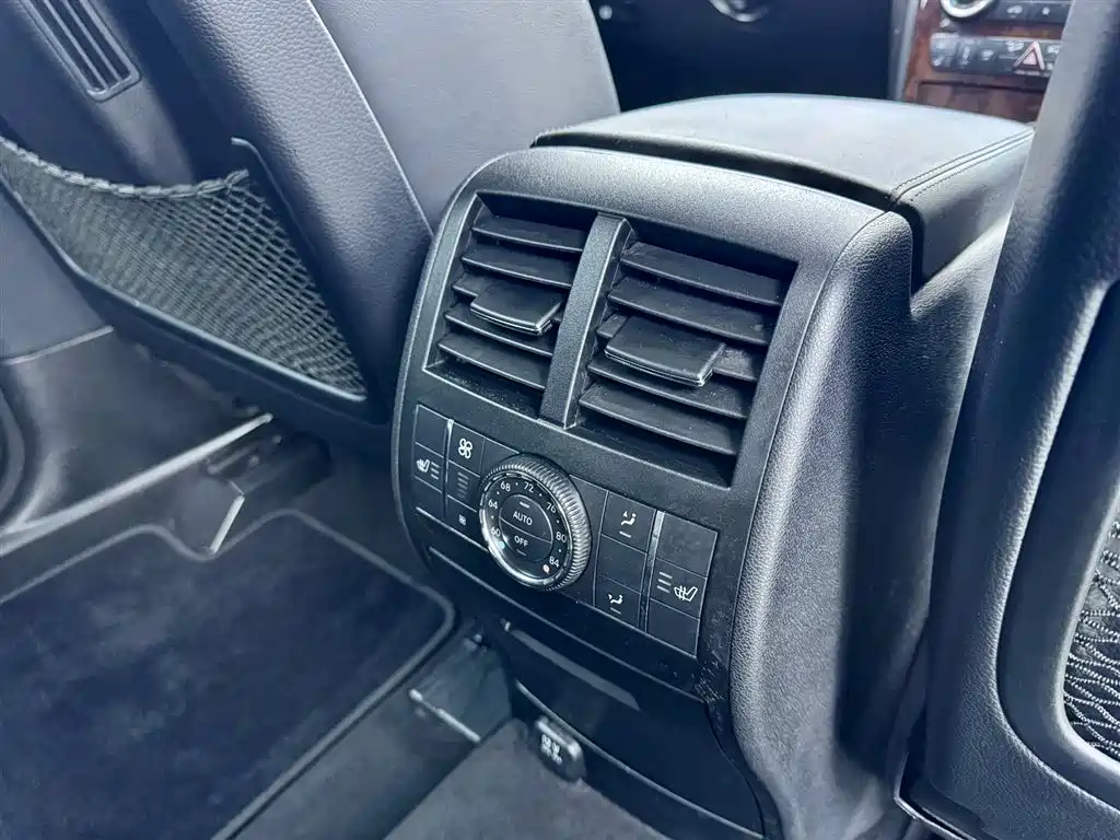 Mercedes-Benz Mercedes-Benz GL-Class 2010 GL 550 4MATIC 2011 - thumbnail 22