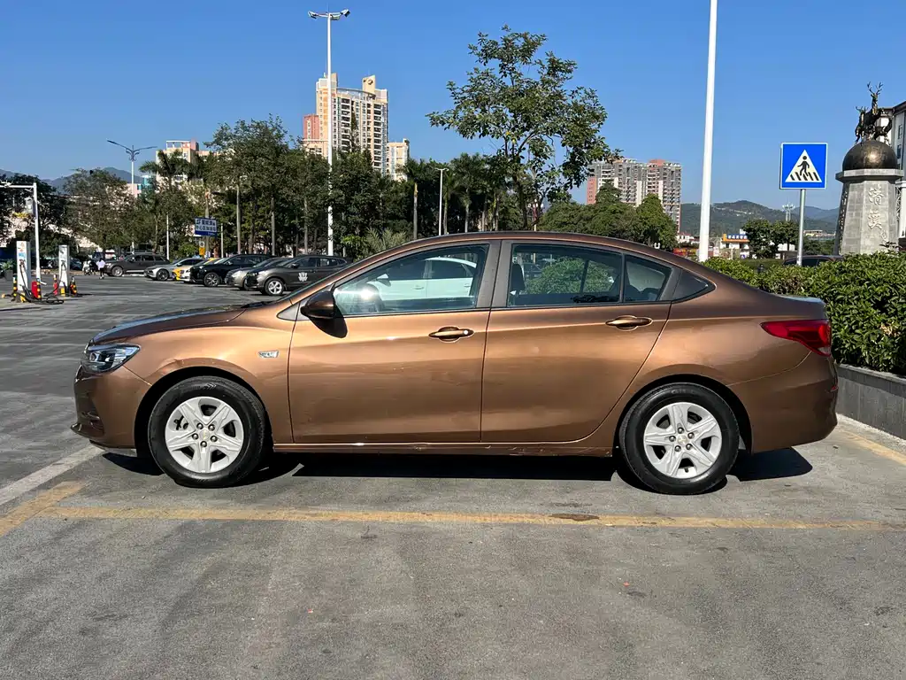 Chevrolet Cavalier 2019 320 Automatic Enjoyment Sunroof Edition 2019 - thumbnail 4