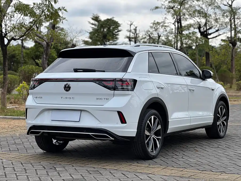 Volkswagen T-ROC 2023 300TSI DSG Front-Wheel Drive Morning Light Edition 2023 - thumbnail 9