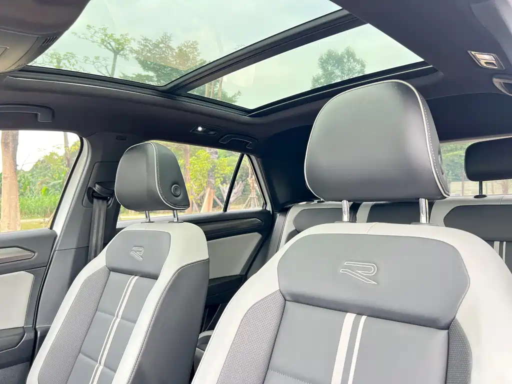 Volkswagen T-ROC 2023 300TSI DSG Front-Wheel Drive Morning Light Edition 2023 - thumbnail 17