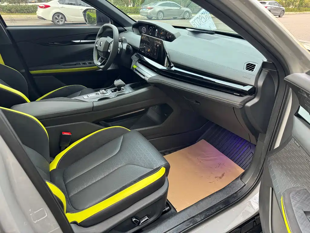 Changan Changan UNI-V 2023 1.5T Sport Edition 2023 - thumbnail 6