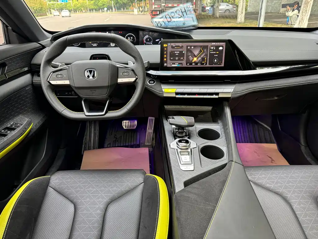 Changan Changan UNI-V 2023 1.5T Sport Edition 2023 - thumbnail 9