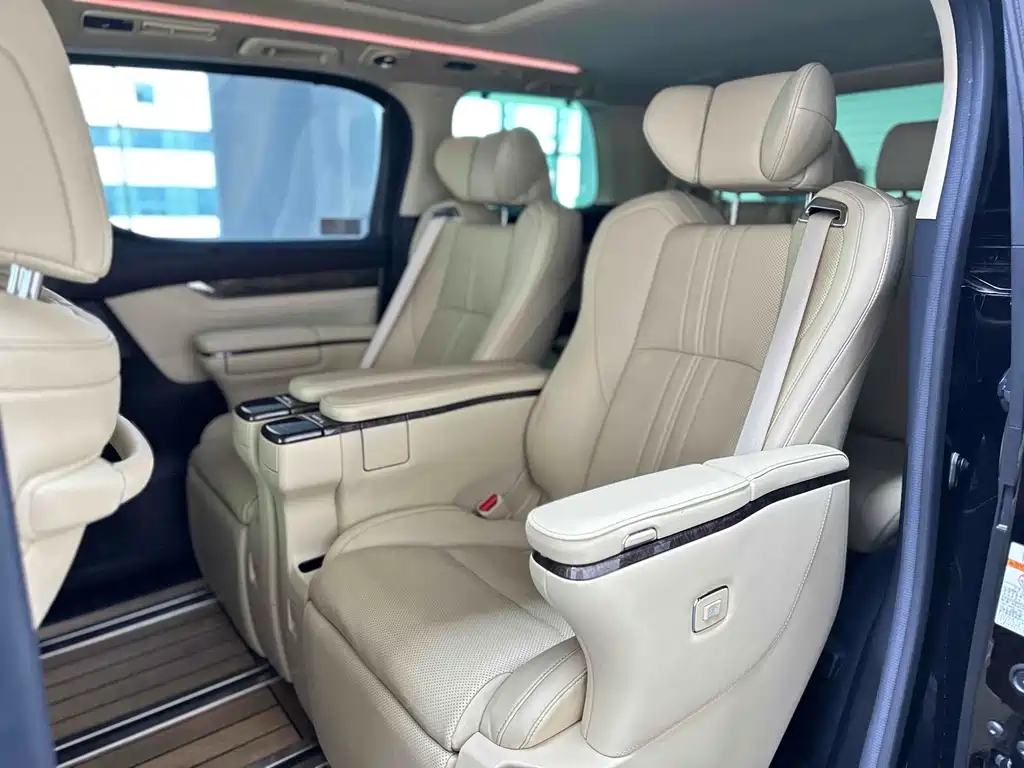 Toyota Alphard 2021 Crown Hybrid 2.5L HV Luxury Version 2022 - thumbnail 18
