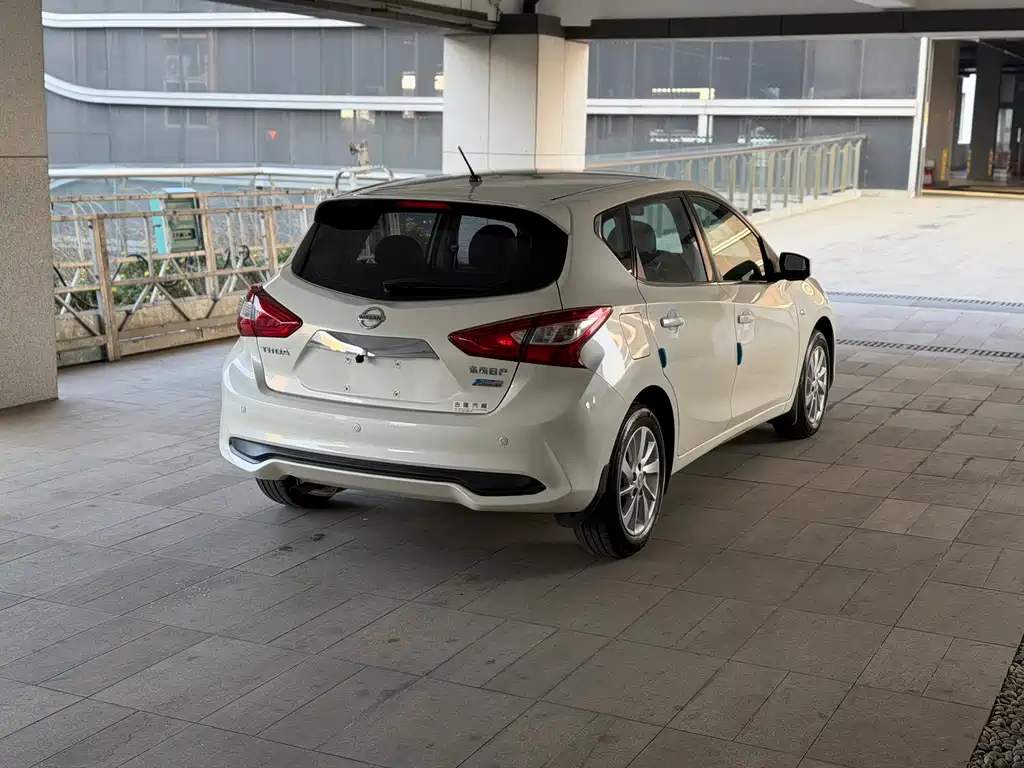 Nissan Nissan Tiida 2020 1.6L CVT Sport Edition 2021 - thumbnail 5