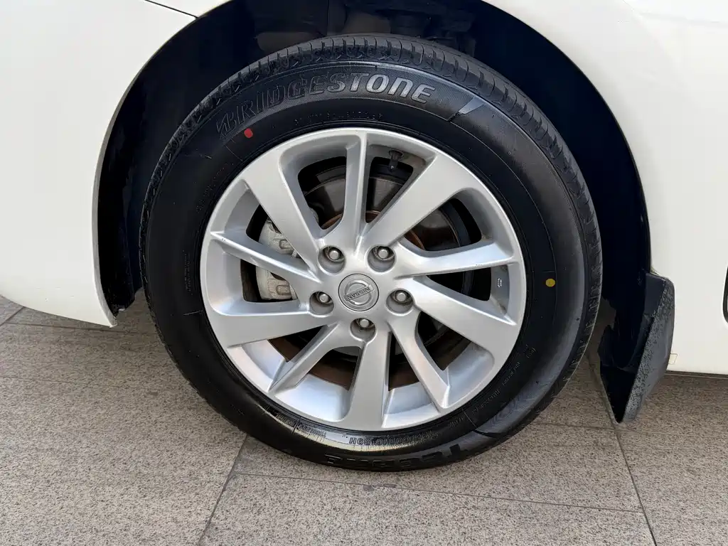 Nissan Nissan Tiida 2020 1.6L CVT Sport Edition 2021 - thumbnail 14