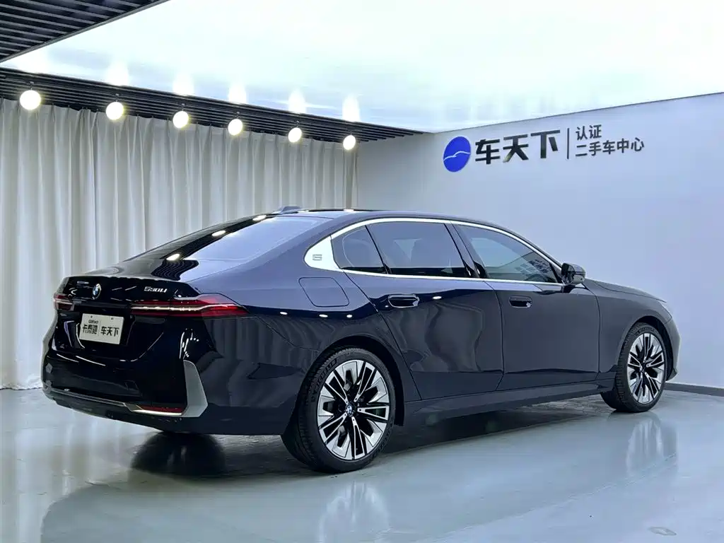 BMW BMW 5 Series 2025 530Li Leading Model Luxury Package 2025 - thumbnail 3